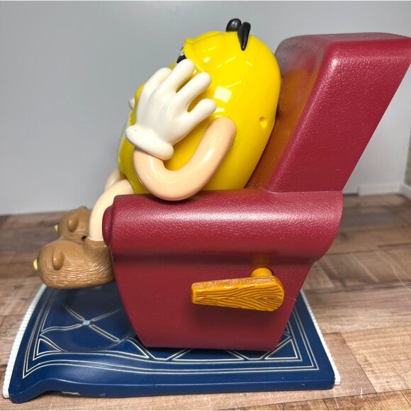 M&Ms Yellow Character Candy Dispenser Recliner Chair Design - Picture 3 of 9